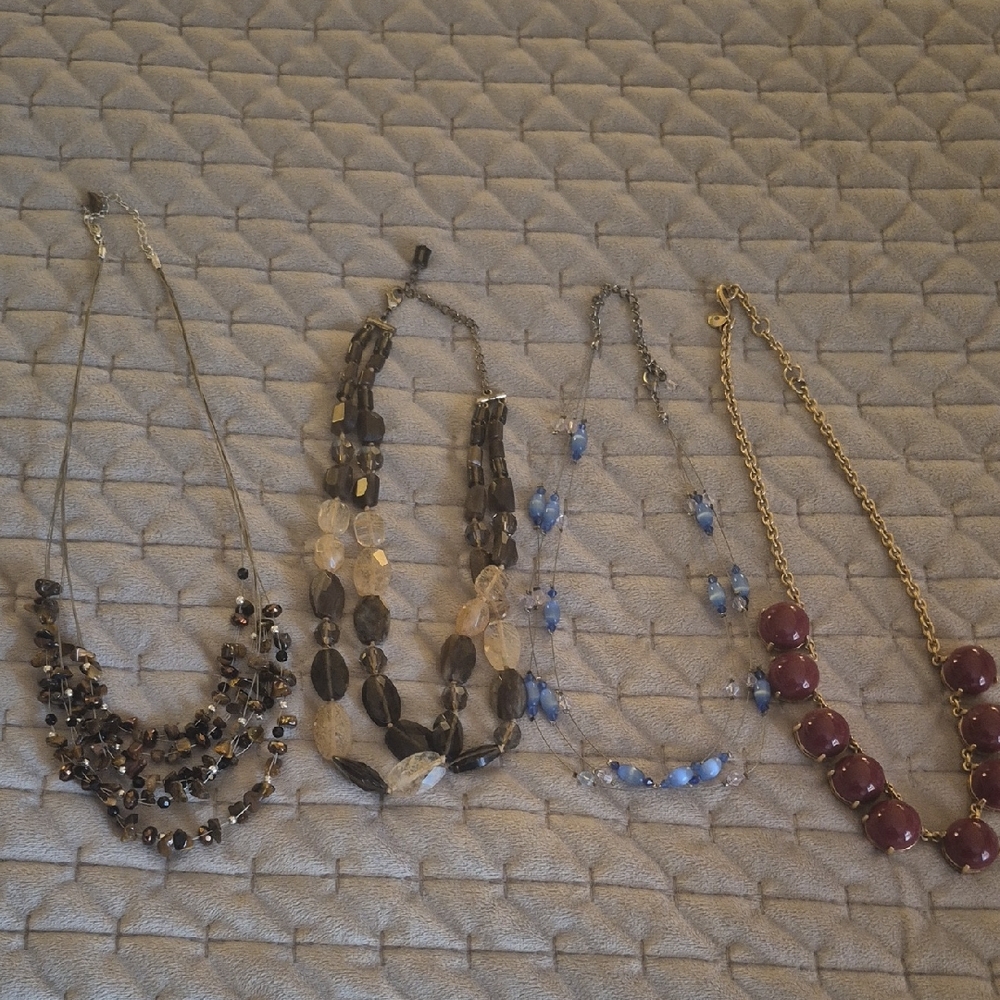 4 - Elegant Multi-Color Necklaces For Your Spring Summer Wardrobe